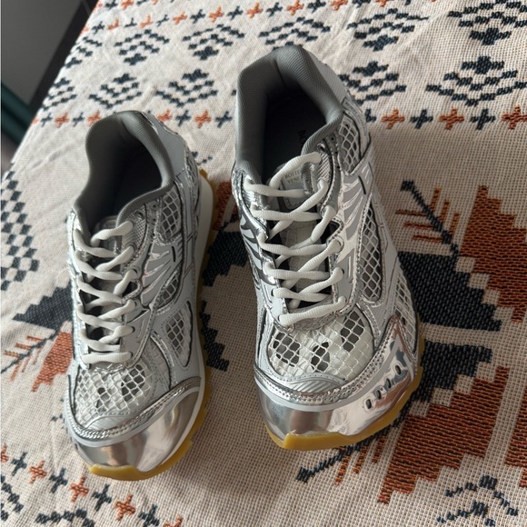 Women’s Bottega Veneta sneakers with box size EU38